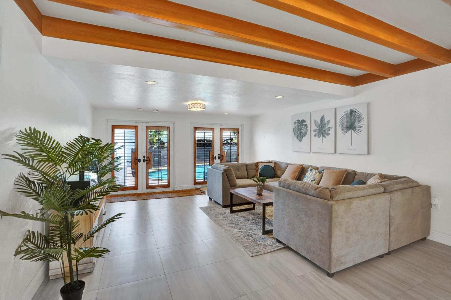 Private Pool With 5 Bedroom Retreat Hollywood Bagian luar foto
